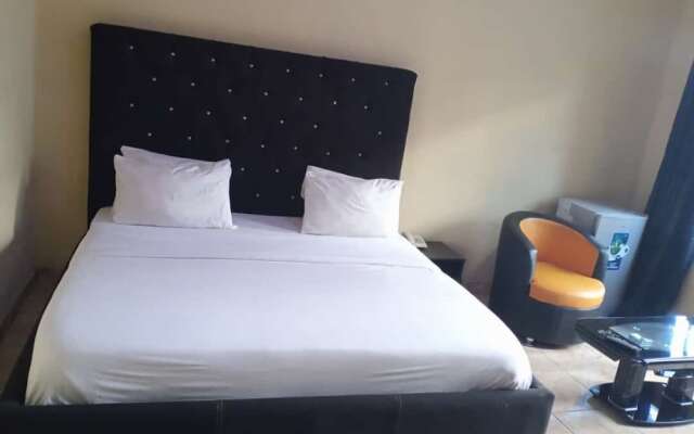 SANTRICK Hotel