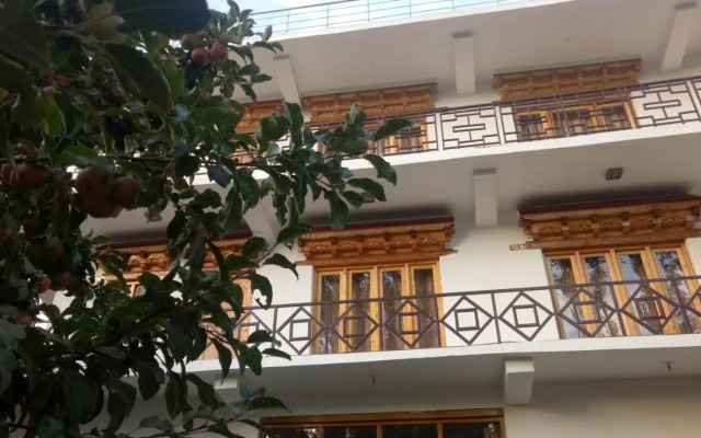 Mentokling Guest House and Garden Restaurant