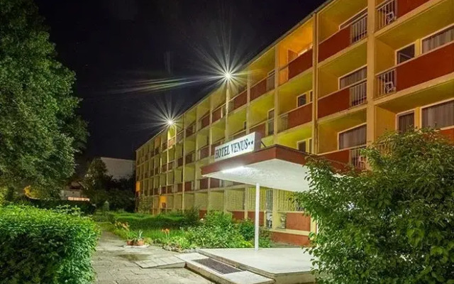 VENUS cm