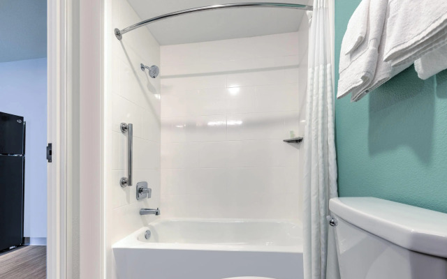 ECHO Suites Extended Stay by Wyndham Dallas Plano/Richardson