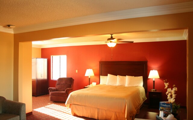 Pacific Inn & Suites