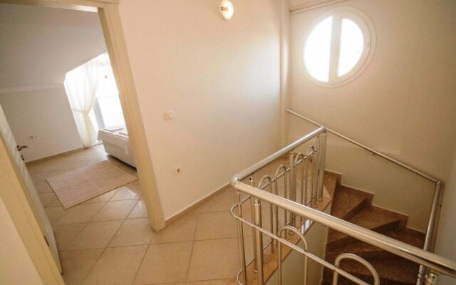 Serenity Apartments 4 by Villamnet