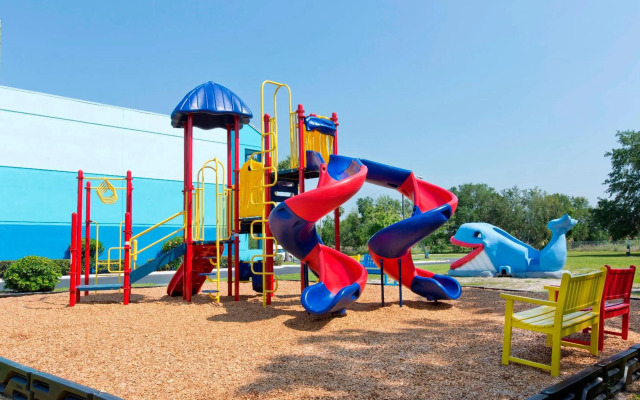 Ramada by Wyndham Hotel & Water Park