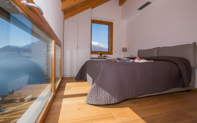 Riva Bellano Camelia 1