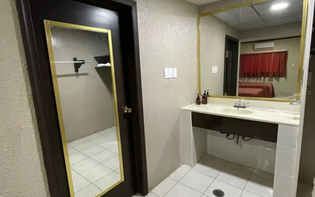 Kavia Meoqui Hotel & Suites