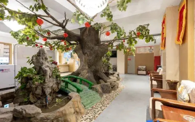 Bachu Huijin Hotel