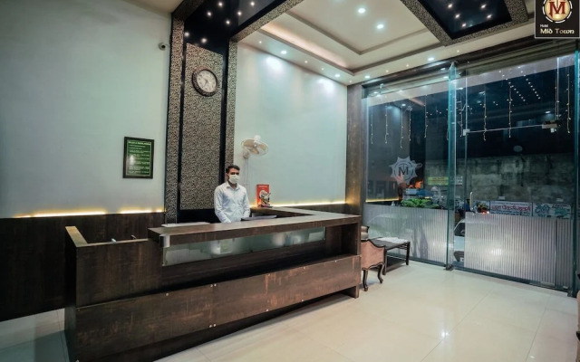 Hotel Mid Town