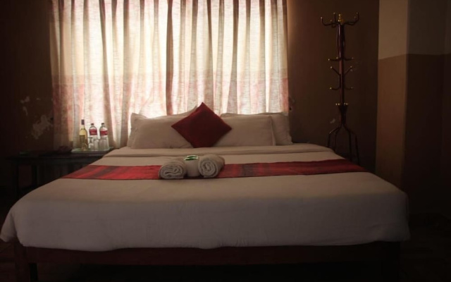 Hotel God Pigeon