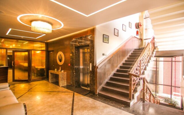 Townhouse OAK Hotel Edesia