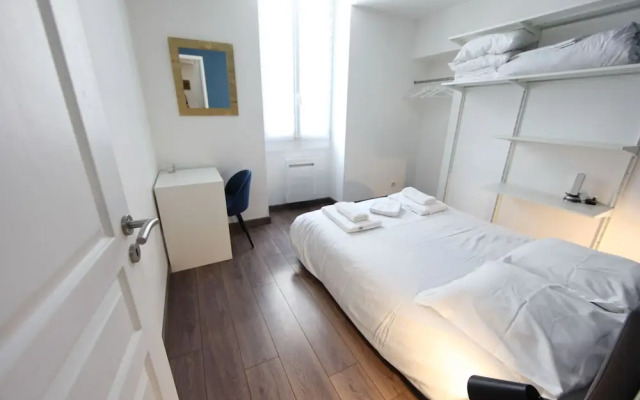 Annecy, A balcony right downtown