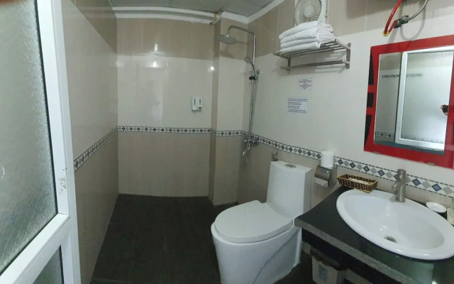 Phuong Nam Mountain View Hotel