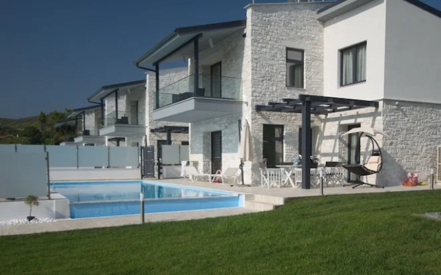 White Pearl Luxury Villas