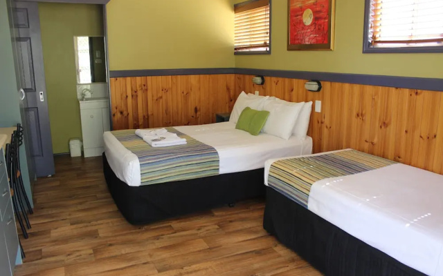 Big4 Aussie Outback Oasis Holiday Park