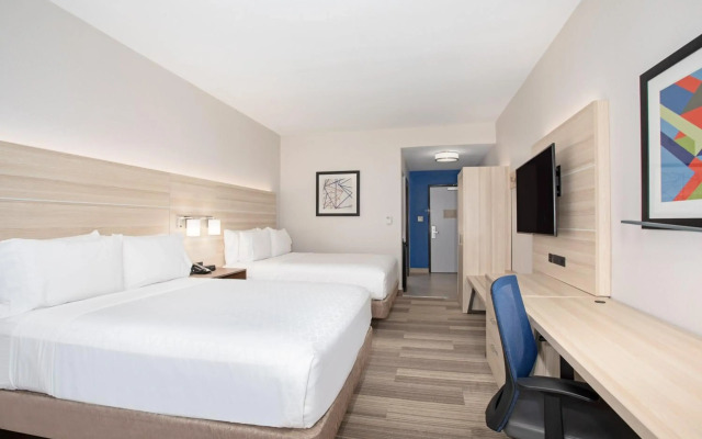 Holiday Inn Express & Suites Phoenix - Glendale Sports Dist by IHG