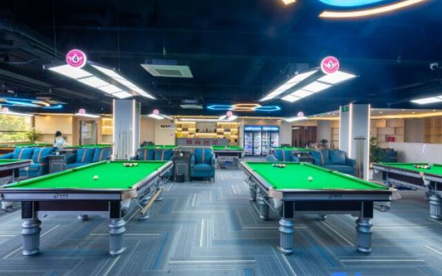 Tianzhu Holiday Hotel (Guangzhou North Railway Station Huadu Square)