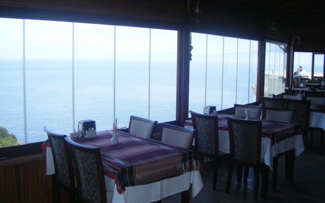 Dogalya Hotel