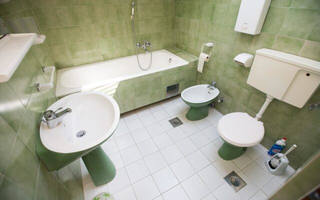 Apartments Lončar