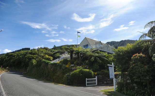 Tirimoana House