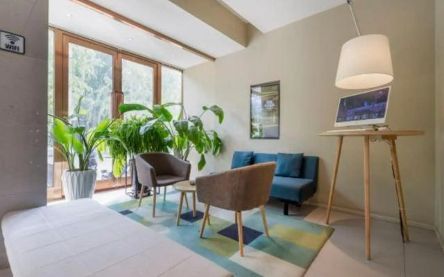 Homeinn Selected Hotel (Baotou East Station Airport)