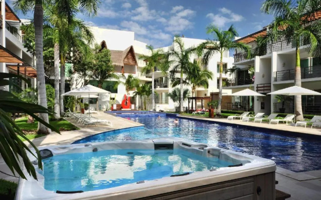 Luxurious & Central Condo In Playa Steps From The Beach