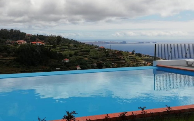 Ocean Heated Pool Jacuzzi View 2 Terraces Flat102