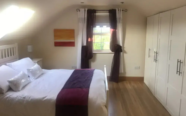 Dungannon 2 Bed Bungalow - Sleeps 5 - Pet Friendly