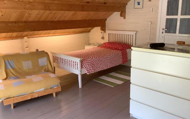 The Cabin, Kyparissia
