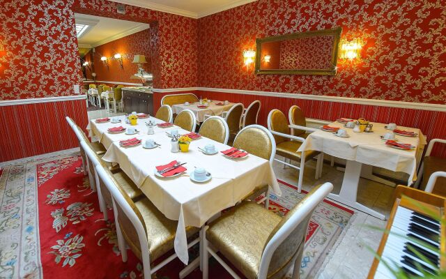 Hotel Urania