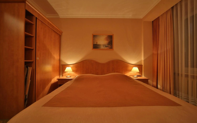 Hotel Polaris