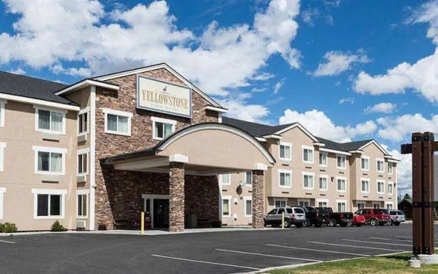 Yellowstone Park Hotel