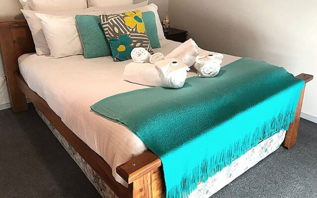 Cosy AffordableGetaway Wifi Netflix Wine