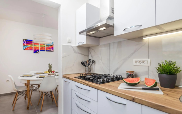 Victory Sea View Apartment