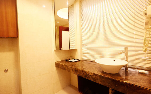 Sunny Private Apt Of Grand Continental