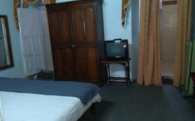 Hotel Walnut Grove