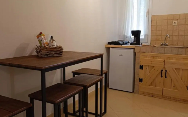 Athina Studio Apartments