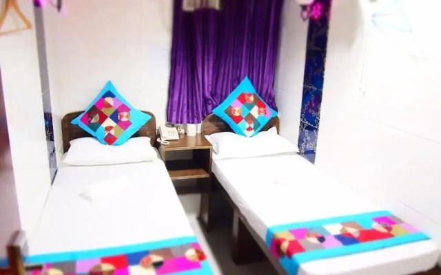 Ashoka Hostel 16F – Guest Rooms – Kowloon