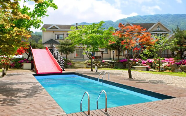 Gapyeong Pooky Glamping Pension