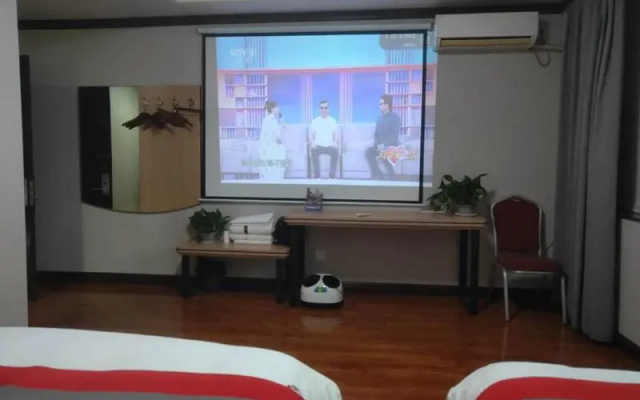 Jun Hotel Shandong Qiangdao Hongdao High-Tech Zone Fangte Dream Kingdom