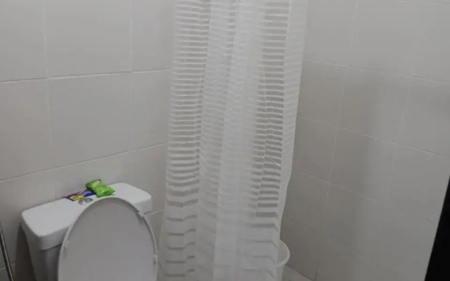Studio Condominium - Short and Long Term Staycation