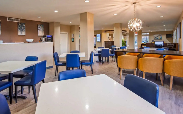 Best Western Dothan Inn & Suites