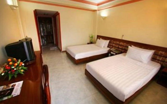Lucky Star Hotel