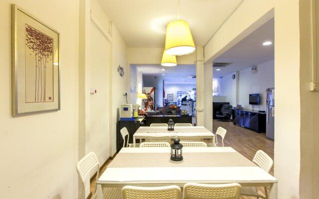 New Society Backpackers Hotel - Hostel