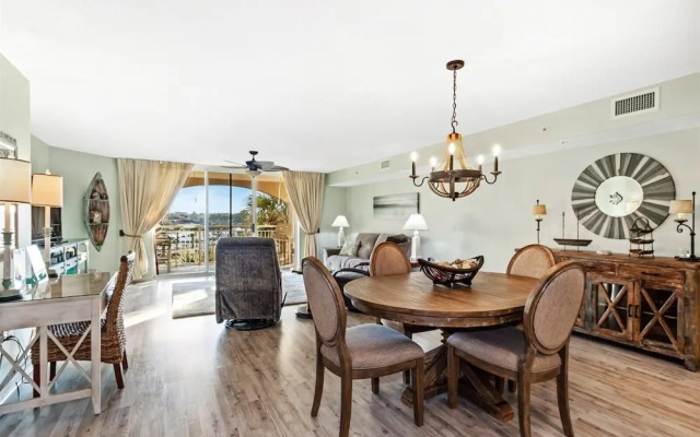 Yacht Club Villas