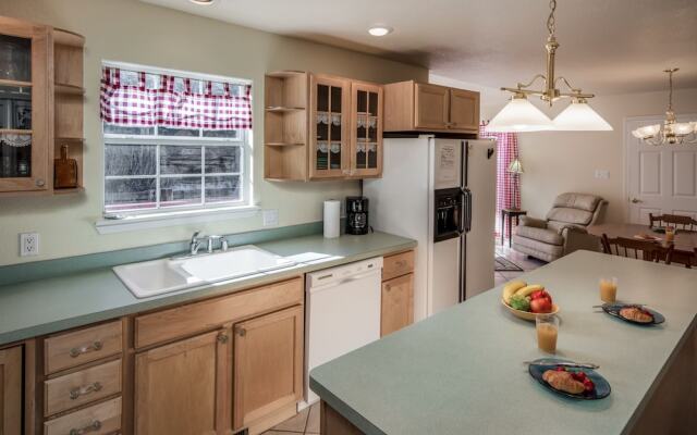 Golf Getaway - Three Bedroom Cabin