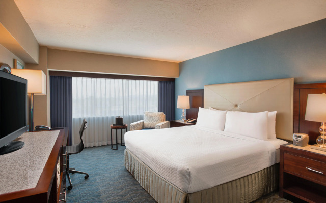 Crowne Plaza Los Angeles Harbor Hotel by IHG
