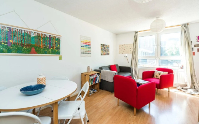 Bright & Cosy Studio Close to Central London