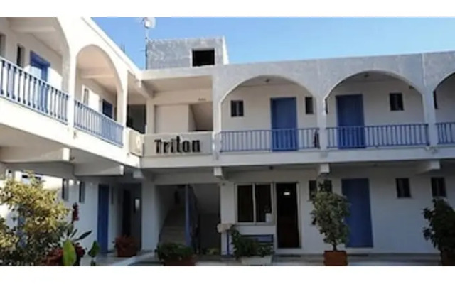 Triton Hotel & Bungalows