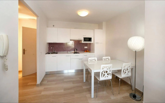 Leo Isla Canela Selection