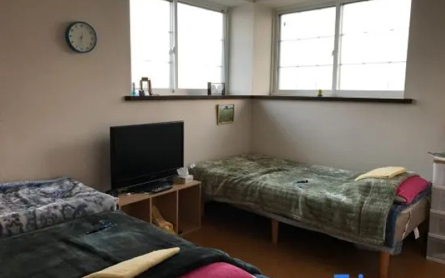 Misato Kinenkan, A Guest House Full of Cats
