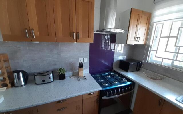 Accra Cozy Retreat With 2 Bedrooms